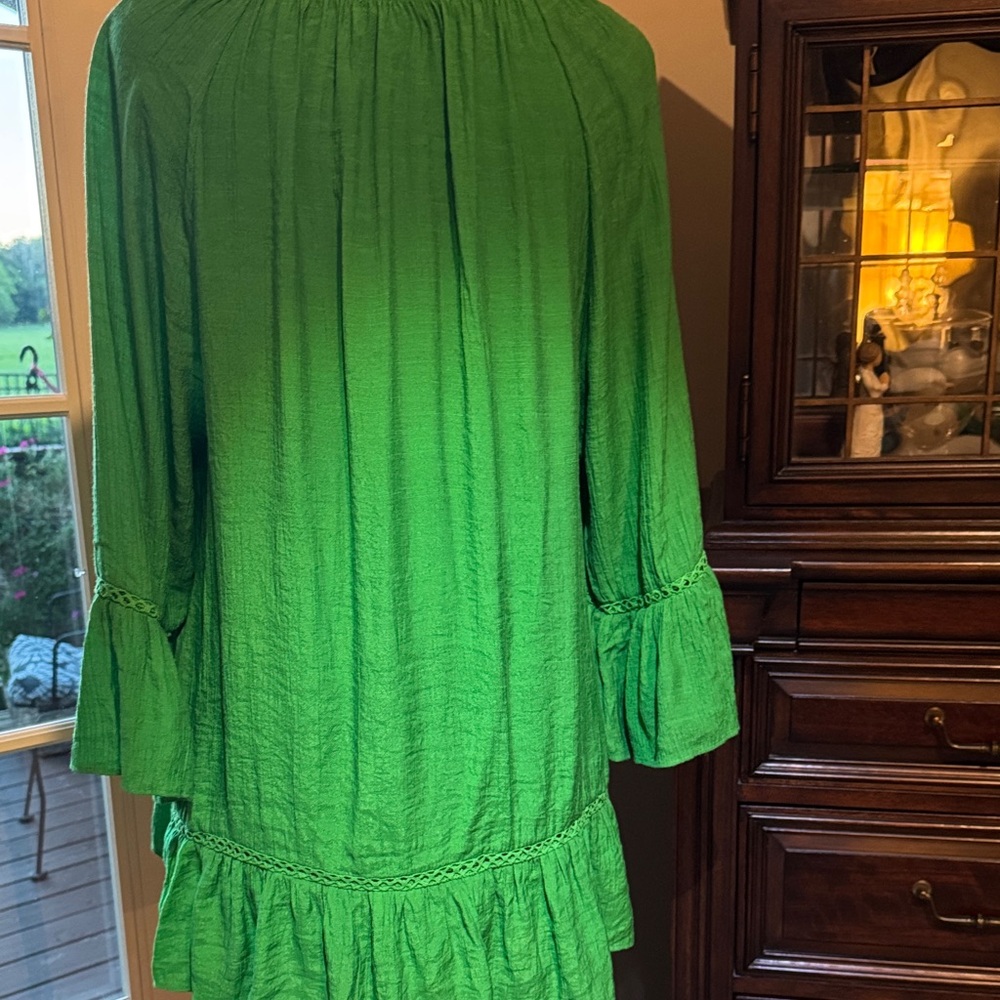 Kelly Green Women's Top with Sleeve & Hem Ruffle - 1X / XL - So Vibrant! - Picture 6 of 11